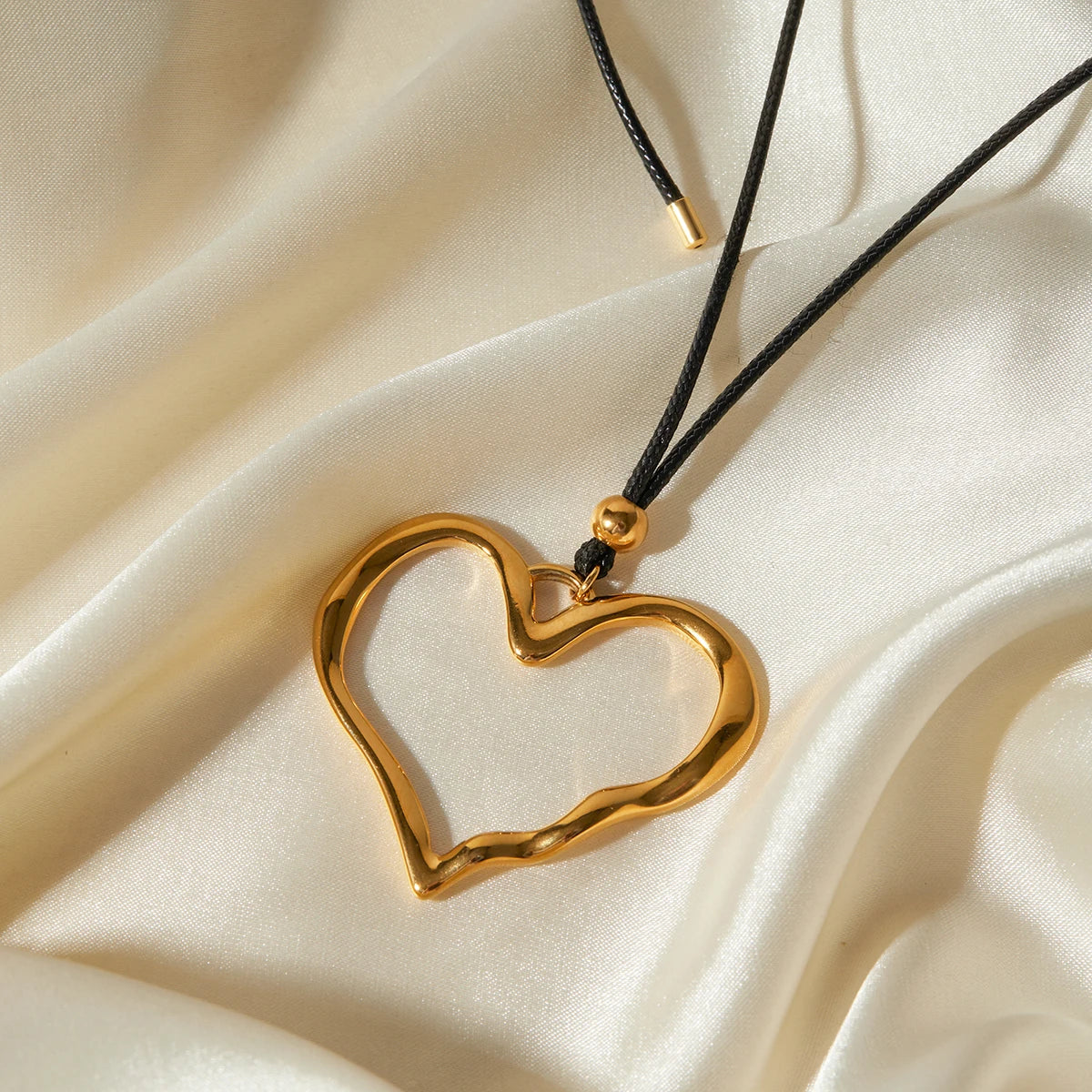 Pleated Wax Rope Heart Pendant Necklace – Stainless Steel